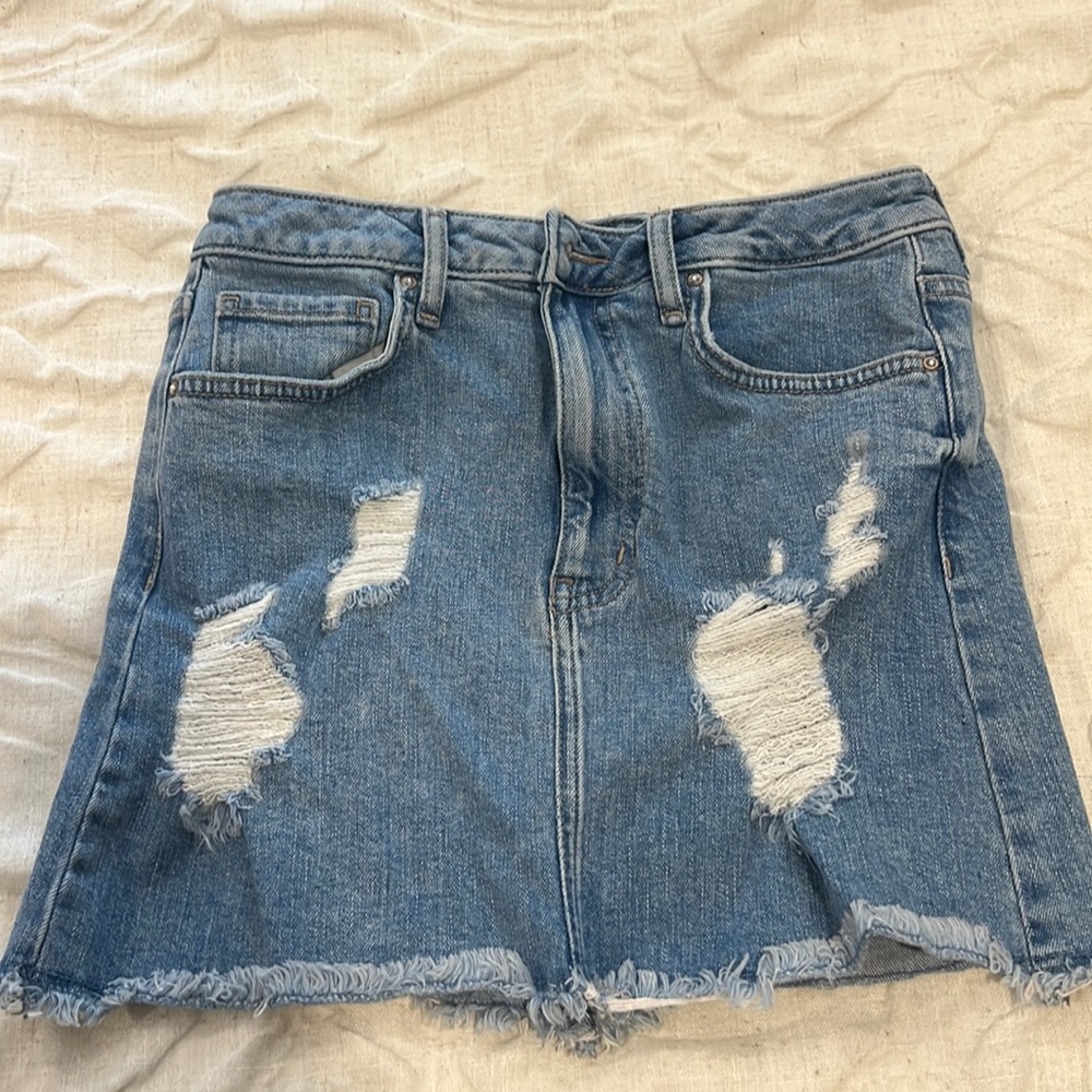 Forever 21 - denim skirt - stretchy material - distressed - us size 26